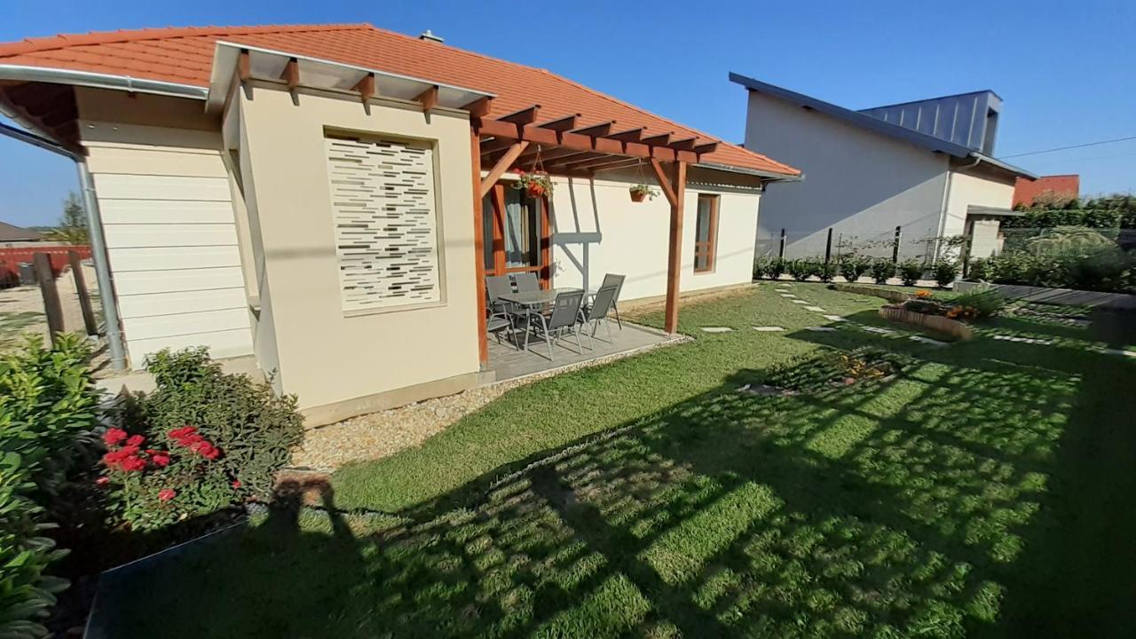Bibic Apartman A Kapolnasnyek Esterno foto
